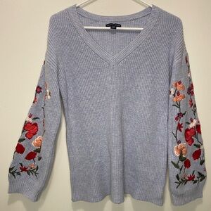 American Eagle Outfitters Light Blue Floral V-Neck Sweater
